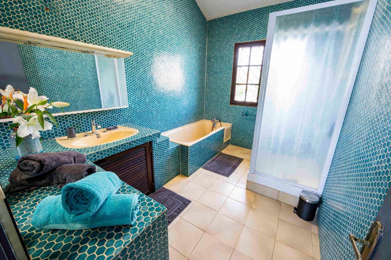 Villa Coco Des Sables Acces Direct Au Lagon La Saline Le Bains Luaran gambar